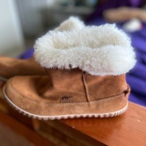 Sorel boots. Easy slip on boots/slipper type. Size 9.5